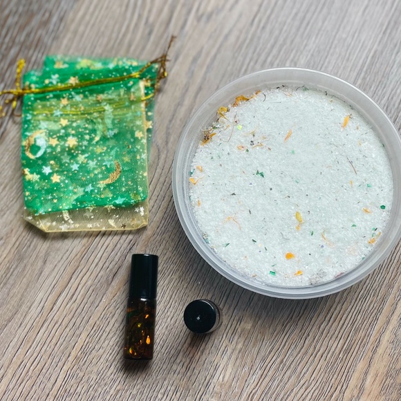 Flow Of Limitless Abundance Mini Rollers & Bath Tea - Picture 1 of 4
